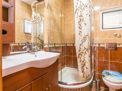 Apartment Two bedroom apartment with balcony and sea view Tučepi, Makarska A-22384-e - Outdoor photo 20