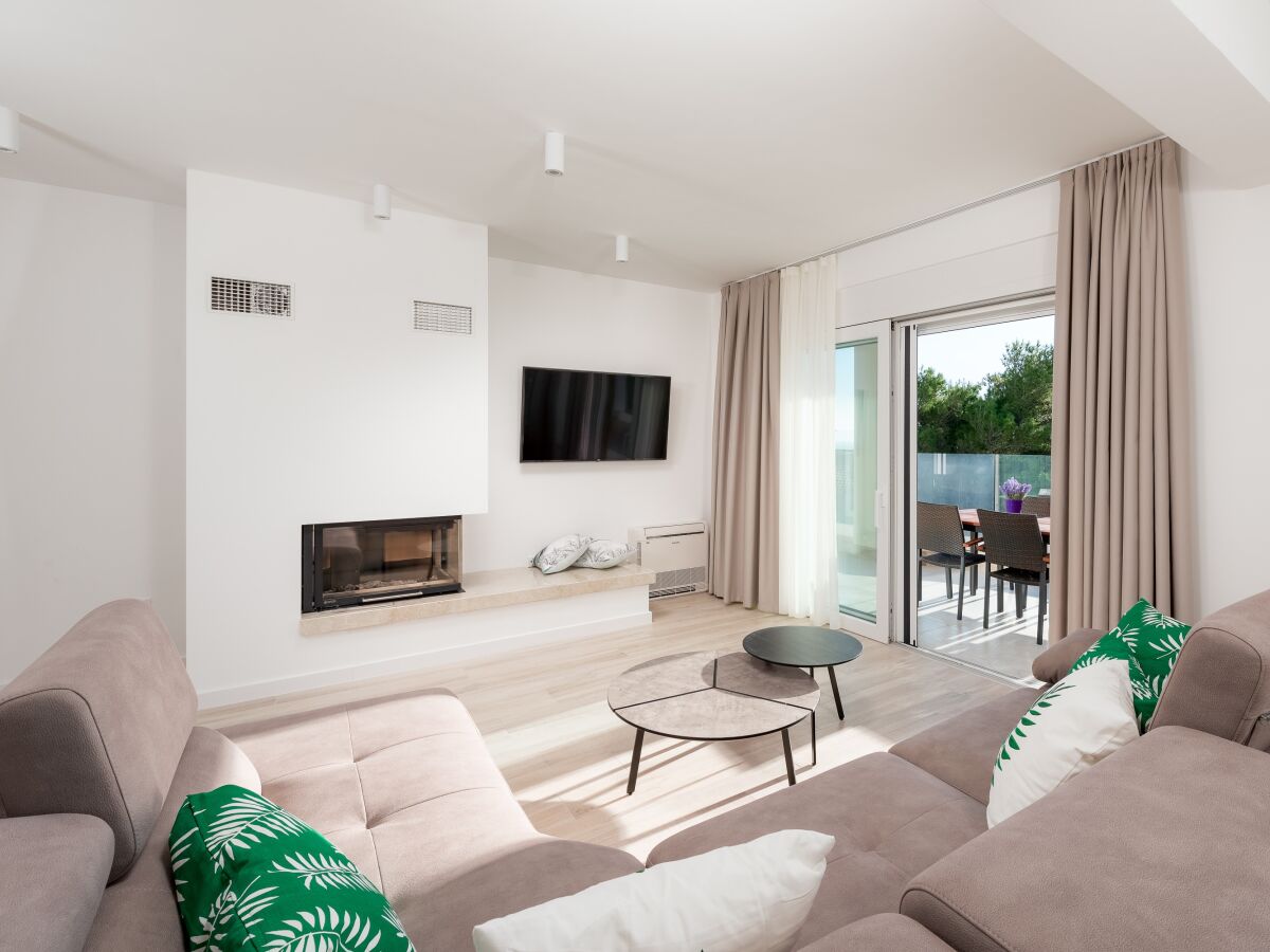 Apartment Two bedroom apartment with terrace Promajna, Makarska A-19144-d