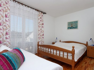 Apartment One bedroom apartment with terrace Banjol, Rab A-19692-b - Outdoor photo 20