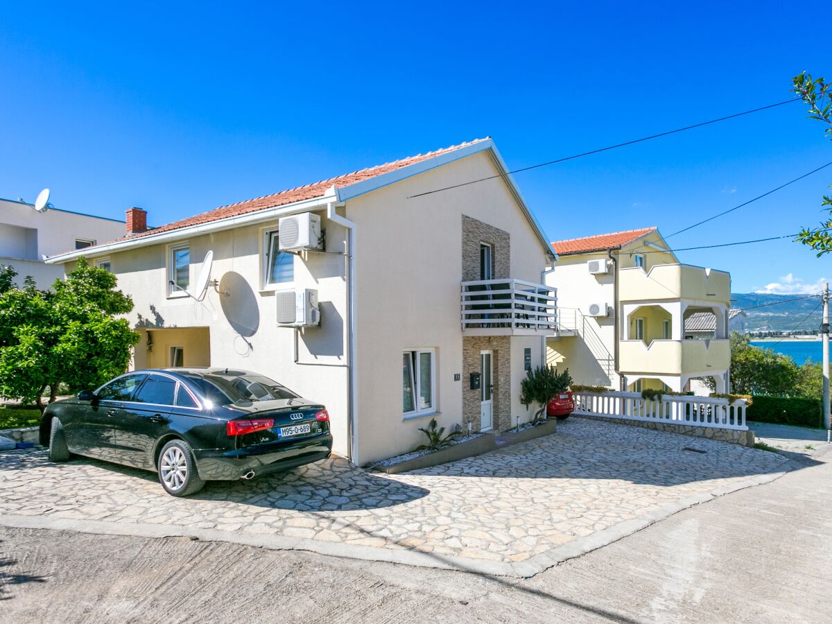 Apartment Two bedroom apartment near beach Mastrinka, Čiovo A-22956-c