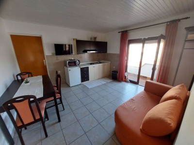 Apartment Two bedroom apartment with balcony and sea view Banjol, Rab A-23468-c - Outdoor photo 7