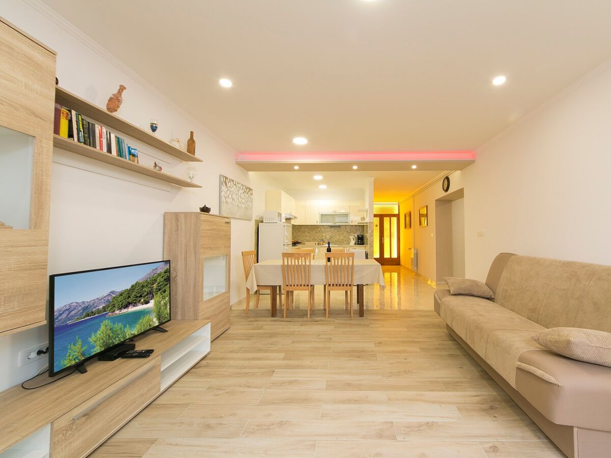 Apartment Three bedroom apartment with terrace and sea view Brela, Makarska A-20778-b - Outdoor photo 4