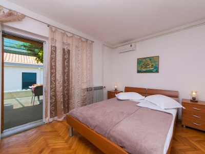 Apartment Three bedroom apartment with terrace and sea view Brela, Makarska A-20778-b - Outdoor photo 14