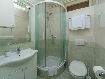 Apartment Three bedroom apartment with terrace and sea view Brela, Makarska A-20778-b - Outdoor photo 23