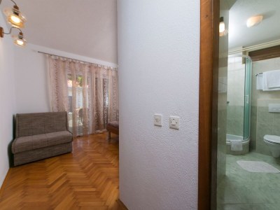 Apartment Three bedroom apartment with terrace and sea view Brela, Makarska A-20778-b - Outdoor photo 24