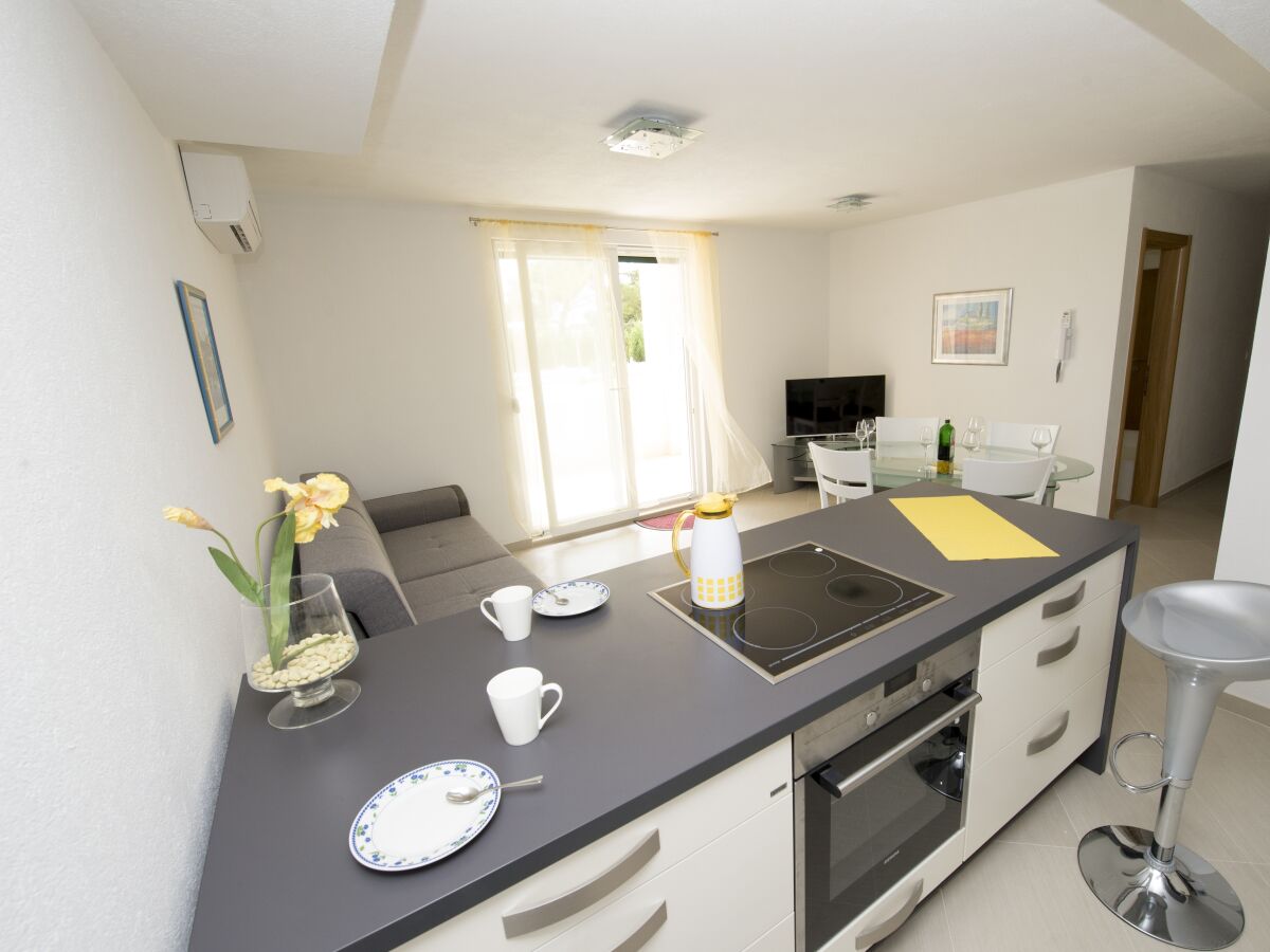 Apartment Two bedroom apartment with terrace Promajna, Makarska A-17160-b - Outdoor photo 5