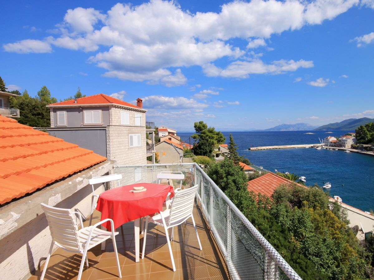 Apartment Two bedroom apartment with terrace and sea view Prigradica, Korčula A-193-b