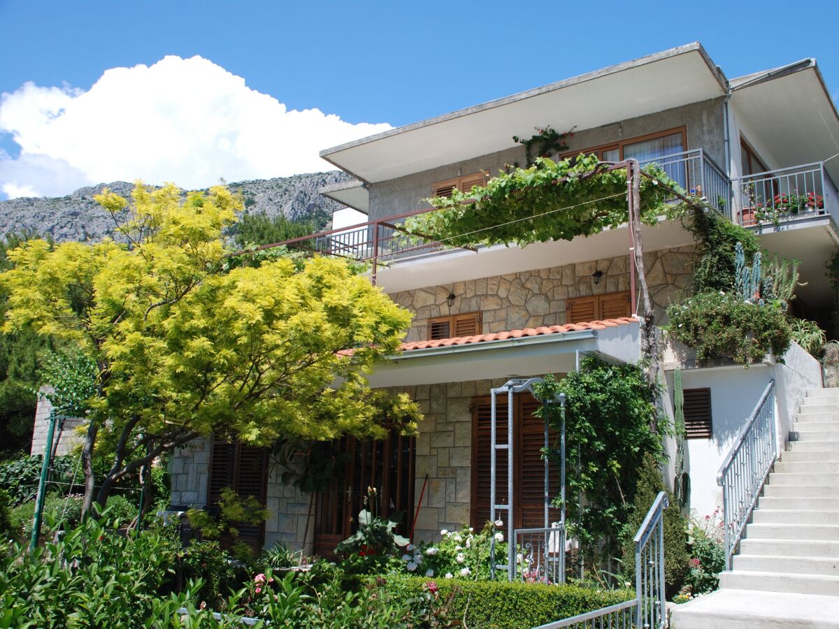 Apartment Studio flat with balcony and sea view Brela, Makarska AS-20778-c - Outdoor photo 2