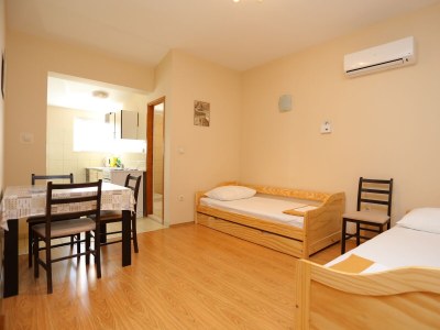 Apartment One bedroom apartment with terrace and sea view Nemira, Omiš A-17039-a - Outdoor photo 15