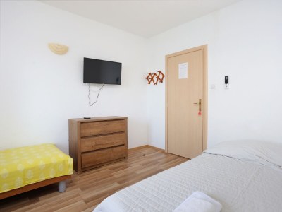 Apartment One bedroom apartment near beach Igrane, Makarska A-6653-c - Outdoor photo 14