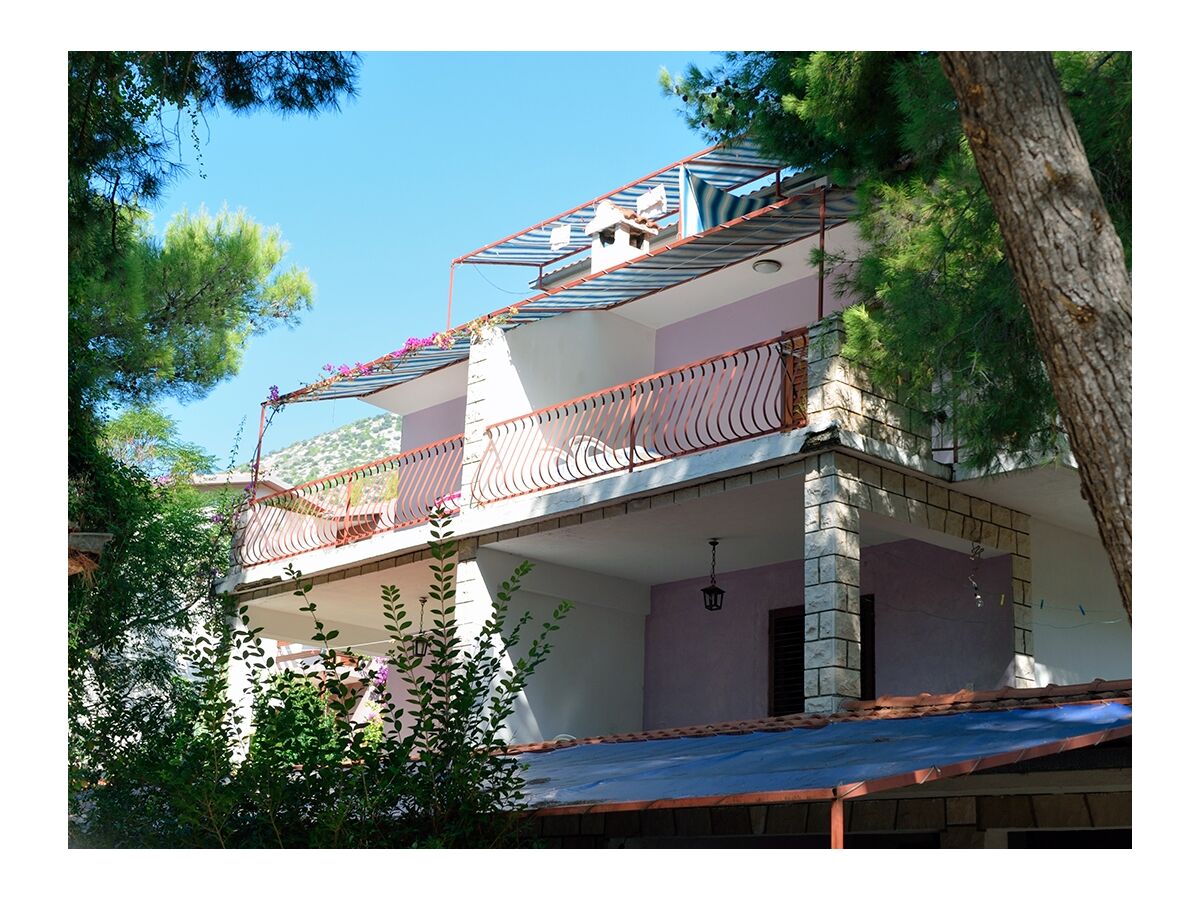 Apartment Two bedroom apartment near beach Ivan Dolac, Hvar A-18100-a