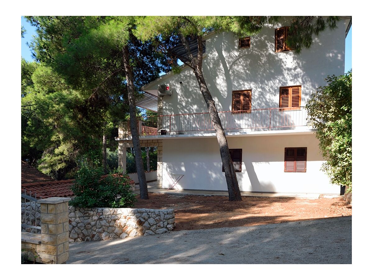 Apartment Two bedroom apartment near beach Ivan Dolac, Hvar A-18100-b - Outdoor photo 2