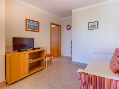 Apartment Two bedroom apartment with terrace and sea view Mali Lošinj, Lošinj A-376-a - Outdoor photo 13