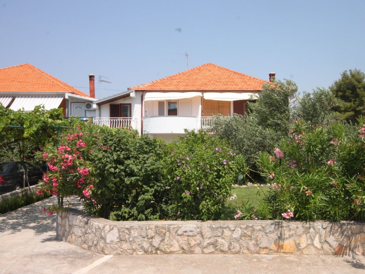 Apartment Two bedroom apartment near beach Neviđane, Pašman A-325-b - Outdoor photo 3