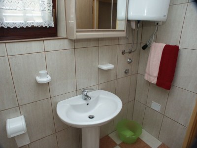 Apartment One bedroom apartment with balcony and sea view Punta križa, Cres A-383-a - Outdoor photo 18