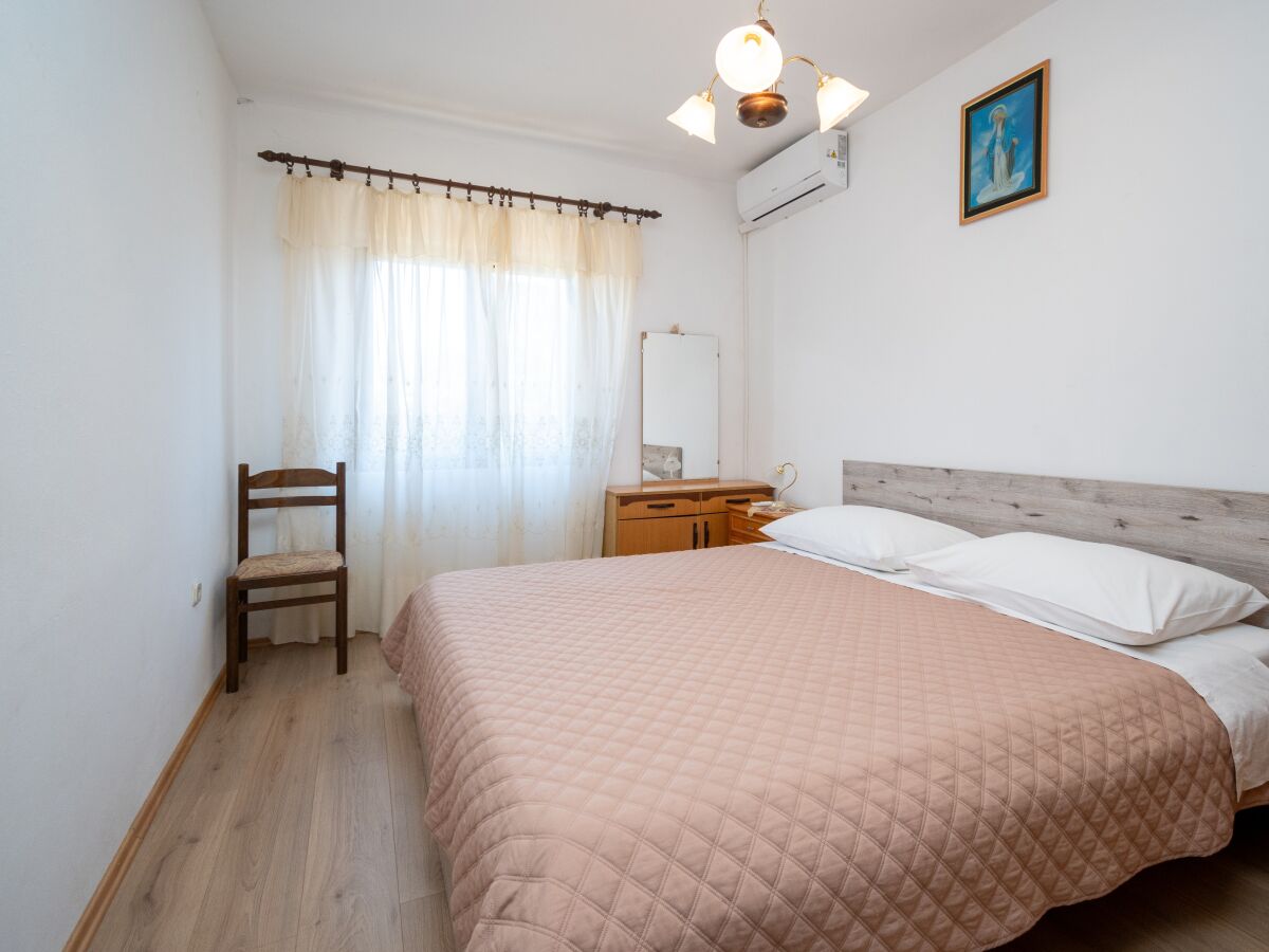 Apartment Two bedroom apartment with terrace Sali, Dugi otok A-910-a