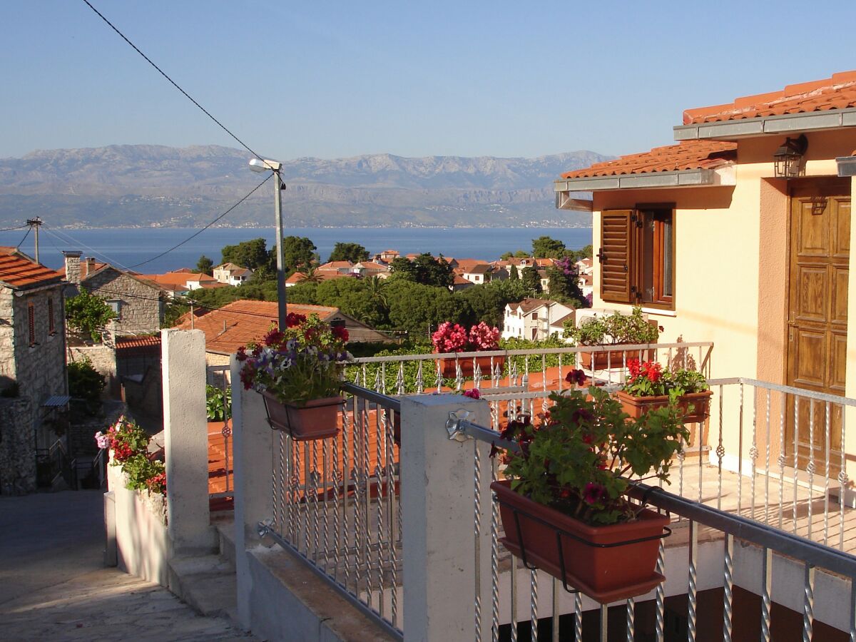 Apartment Two bedroom apartment with terrace and sea view Sutivan, Brač A-745-a