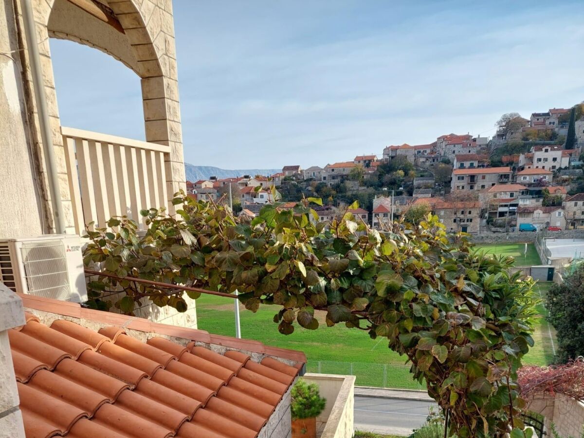 Apartment One bedroom apartment with terrace Postira, Brač A-700-a - Outdoor photo 2