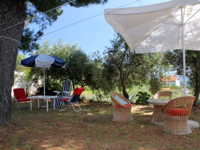 Apartment Two bedroom apartment with terrace and sea view Zavala, Hvar A-594-b in Jelsa - Apartment