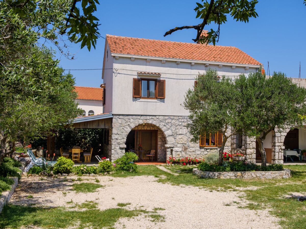 Apartment Two bedroom apartment with air-conditioning Punta križa, Cres A-867-a