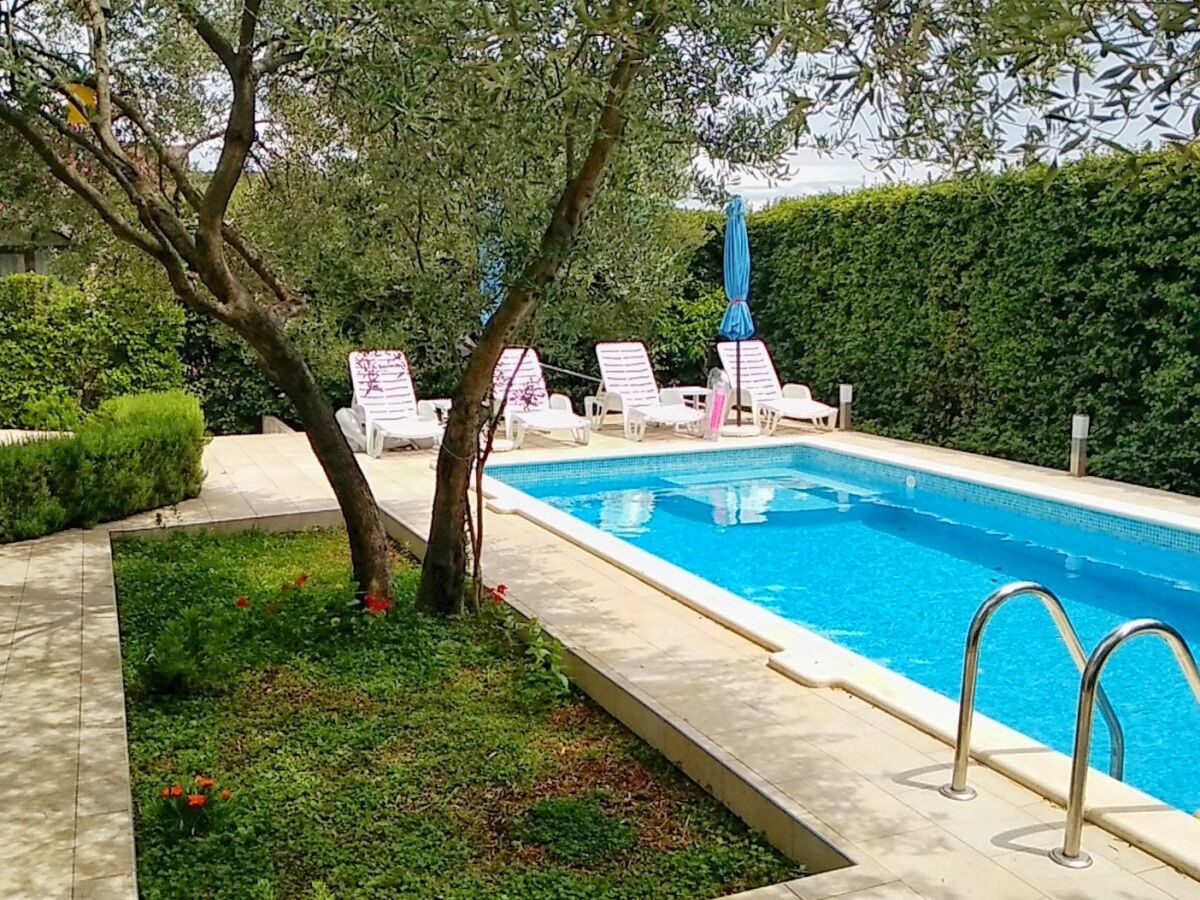 Apartment One bedroom apartment with terrace and sea view Mavarštica, Čiovo A-2053-b