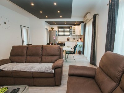 Apartment Two bedroom apartment near beach Arbanija, Čiovo A-1122-b - Outdoor photo 10