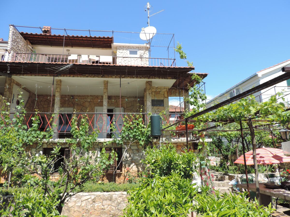 Apartment Two bedroom apartment with terrace and sea view Seget Vranjica, Trogir A-975-a - Outdoor photo 2