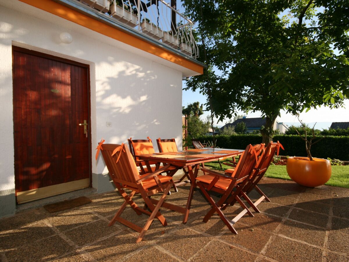 Apartment Two bedroom apartment with terrace and sea view Njivice, Krk A-2391-a