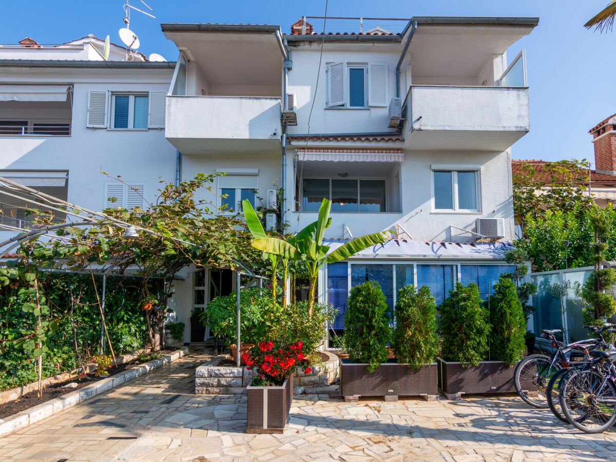 Apartment One bedroom apartment with terrace Rovinj A-2243-f - Outdoor photo 3