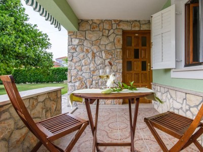 Apartment One bedroom apartment with terrace Okrug Gornji, Čiovo A-18827-a in Okrug Gornji - Apartment