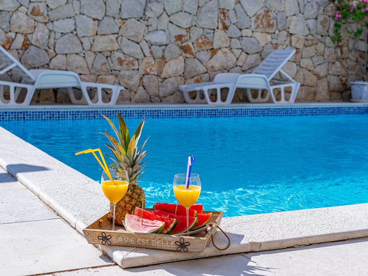 Apartment One bedroom apartment with balcony and sea view Novi Vinodolski A-2419-a