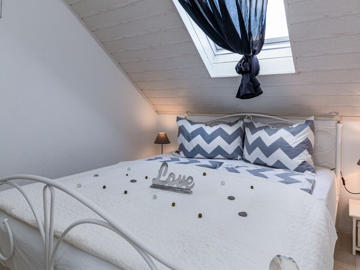 Apartment Two bedroom apartment with terrace and sea view Novi Vinodolski A-2419-b