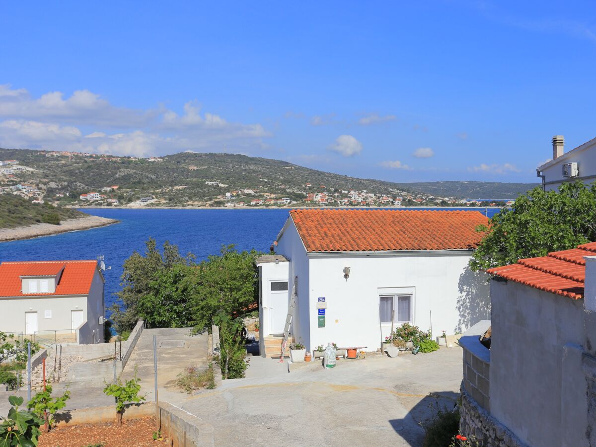 Apartment Two bedroom apartment near beach Cove Oštrička luka, Rogoznica A-4877-b - Outdoor photo 2