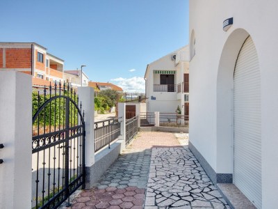 Apartment One bedroom apartment with terrace Rogoznica A-19367-a - Outdoor photo 8