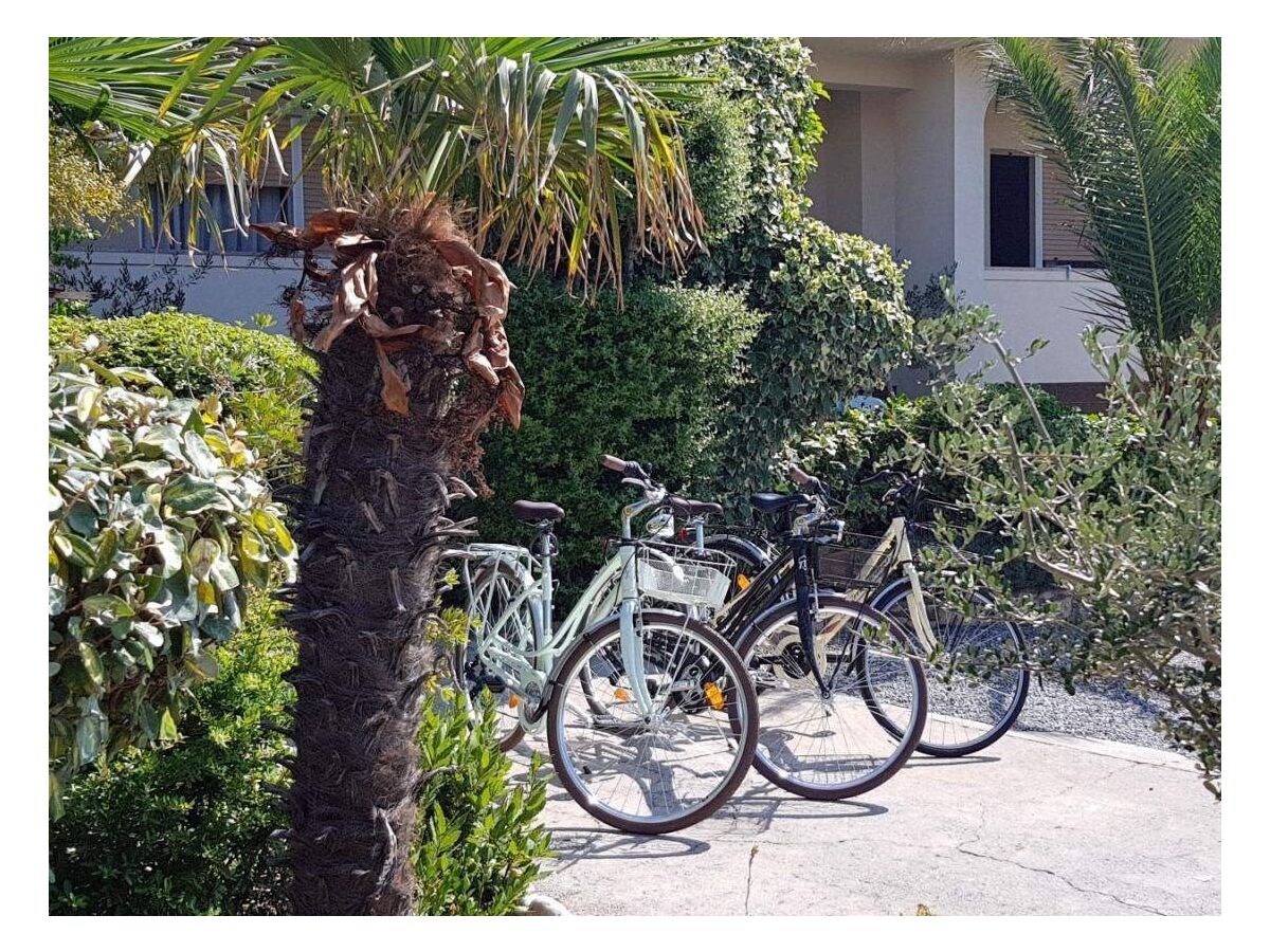 Apartment Three bedroom apartment with terrace and sea view Barbat, Rab A-21809-a - Outdoor photo 2