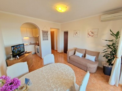 Apartment Two bedroom apartment with terrace and sea view Barbat, Rab A-21809-b - Outdoor photo 7