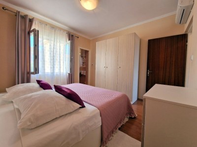 Apartment Two bedroom apartment with terrace and sea view Barbat, Rab A-21809-b - Outdoor photo 12