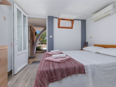 Apartment Studio flat with terrace and sea view Lokva Rogoznica, Omiš AS-24321-a - Outdoor photo 16