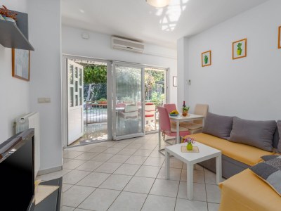 Apartment One bedroom apartment with terrace Poreč A-2216-c - Outdoor photo 14