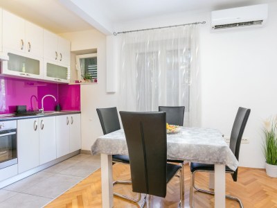 Apartment Two bedroom apartment with air-conditioning Split A-21804-a - Outdoor photo 11