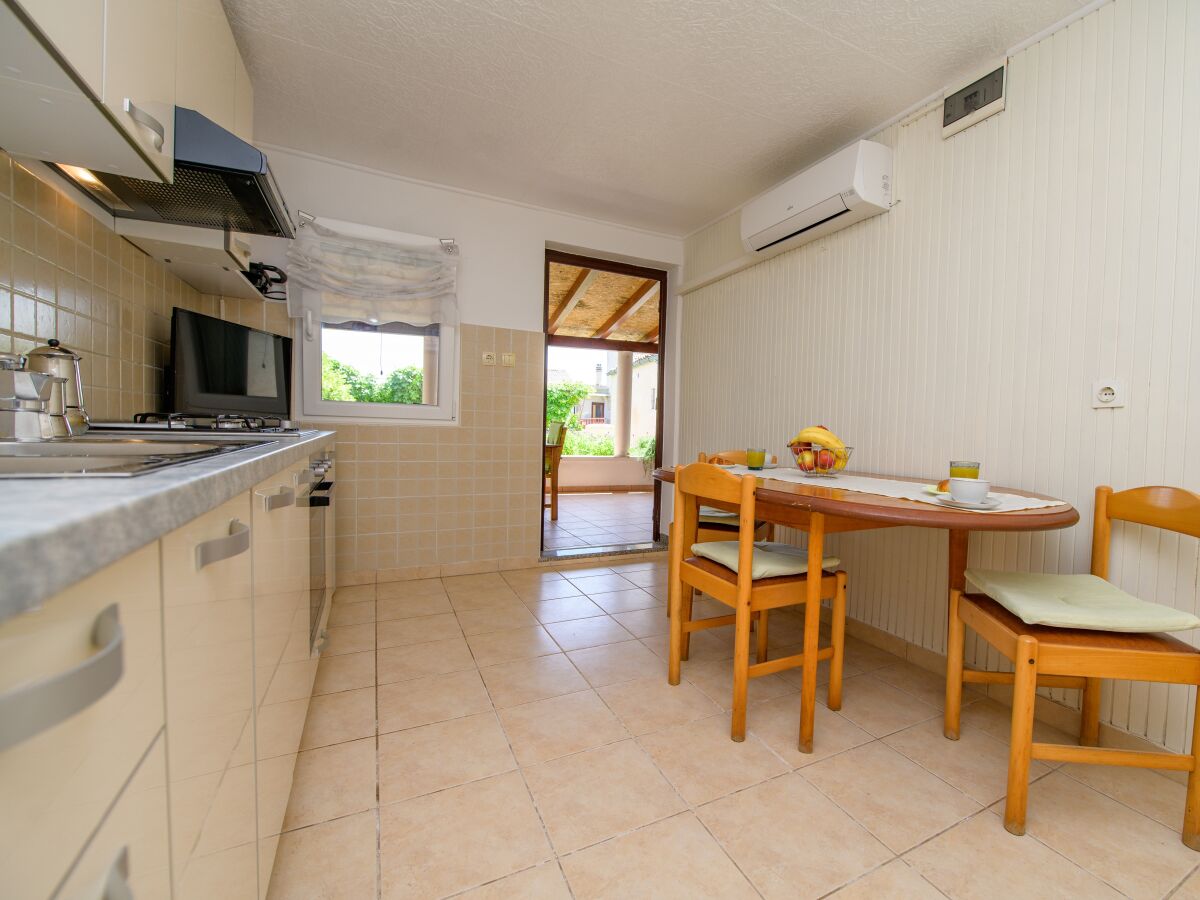 Apartment One bedroom apartment near beach Nerezine, Lošinj A-7963-b - Outdoor photo 2