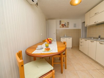 Apartment One bedroom apartment near beach Nerezine, Lošinj A-7963-b - Outdoor photo 3