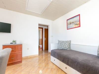 Apartment Two bedroom apartment with balcony and sea view Živogošće - Blato, Makarska A-22253-f - Outdoor photo 11