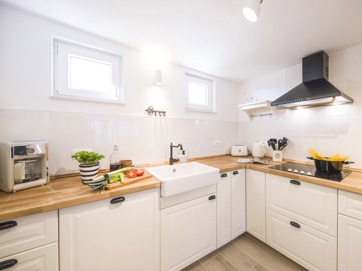 Apartment Four-bedroom apartment near beach Pisak, Omiš A-1067-a - Outdoor photo 3