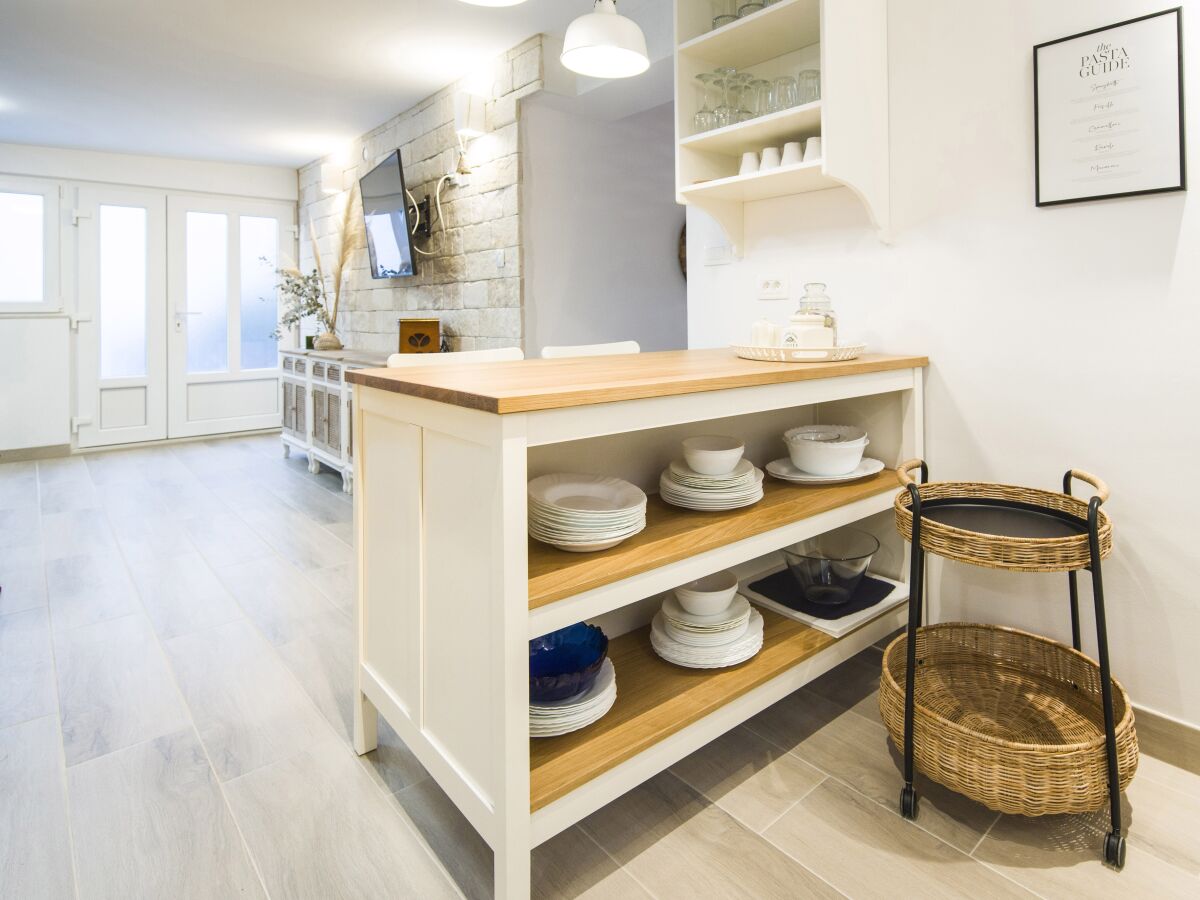 Apartment Four-bedroom apartment near beach Pisak, Omiš A-1067-a - Outdoor photo 4