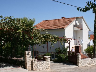 Apartment Two bedroom apartment near beach Slatine, Čiovo A-6888-a - Outdoor photo 3