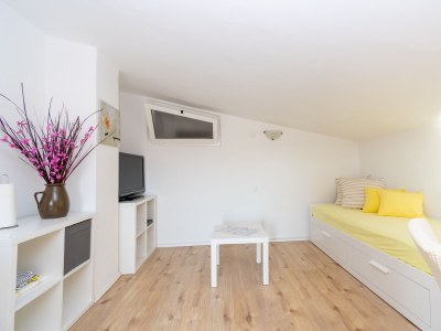 Apartment Two bedroom apartment with balcony and sea view Ražanac, Zadar A-6919-a - Outdoor photo 18