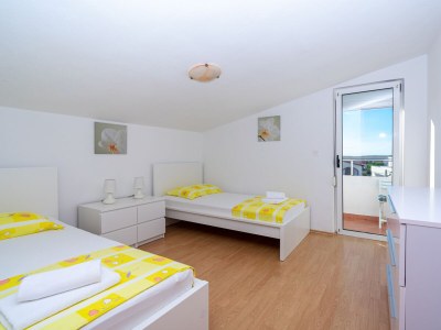 Apartment Two bedroom apartment with balcony and sea view Ražanac, Zadar A-6919-a - Outdoor photo 29