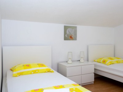 Apartment Two bedroom apartment with balcony and sea view Ražanac, Zadar A-6919-a - Outdoor photo 30