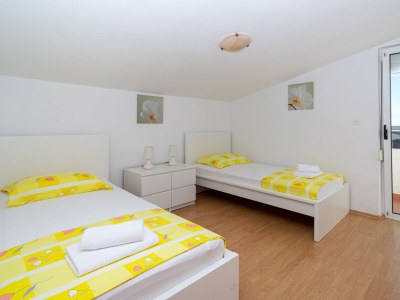 Apartment Two bedroom apartment with balcony and sea view Ražanac, Zadar A-6919-a - Outdoor photo 31